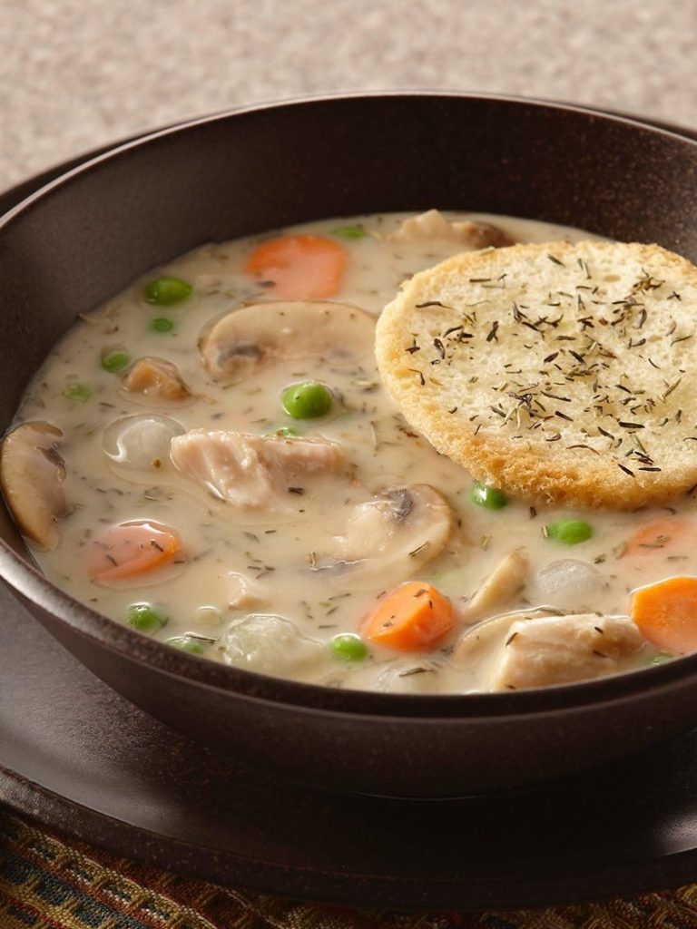 Chicken Pot Pie Soup: A Classic Comfort in Every Spoonful