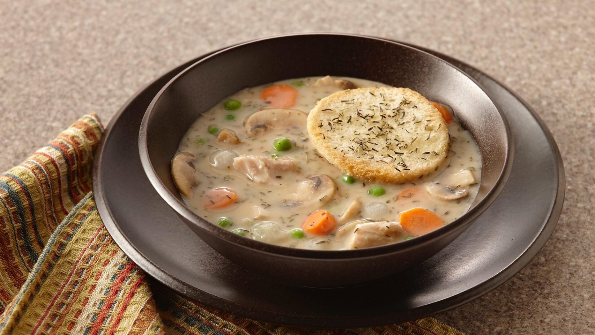 Chicken Pot Pie Soup: A Classic Comfort in Every Spoonful