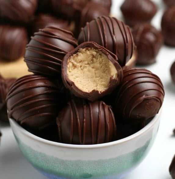 Healthy Peanut Butter Balls Recipe for Energy Boost
