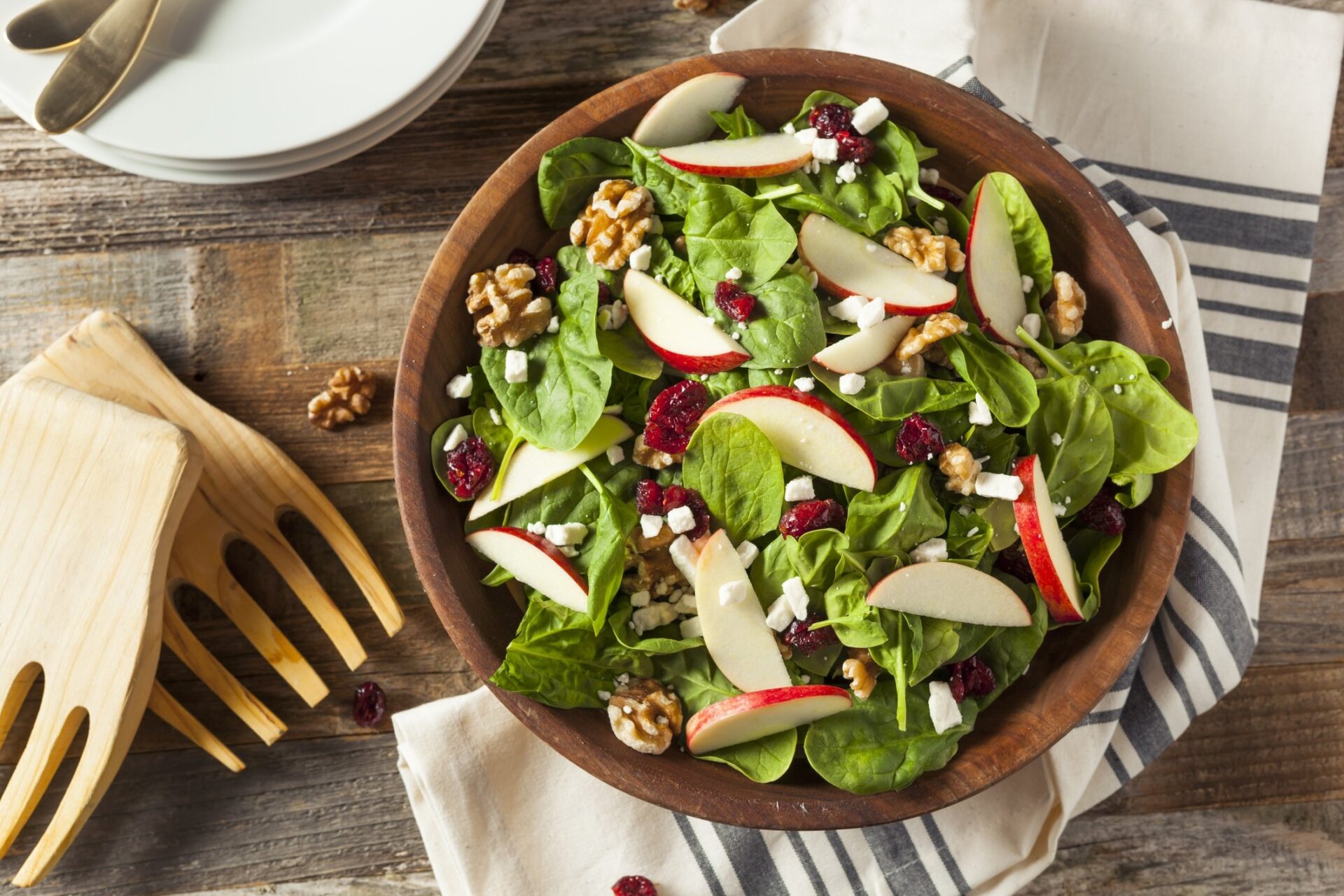 Apple Spinach Salad: A Crunchy, Fresh Delight