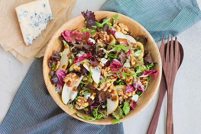 Pear and Gorgonzola Salad: A Delicate Balance of Sweet and Savory
