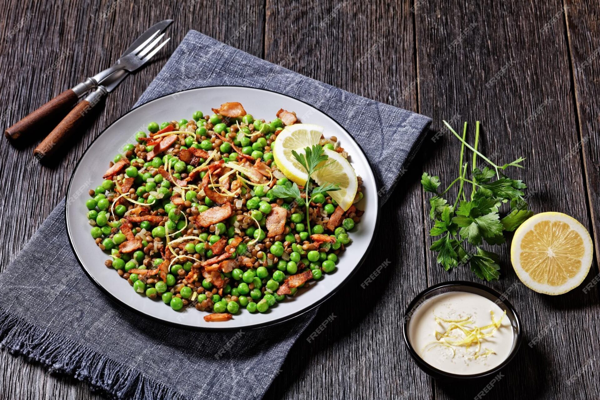 Sauteed Green Peas and Bacon: A Keto-Friendly Fusion of Freshness and Crunch