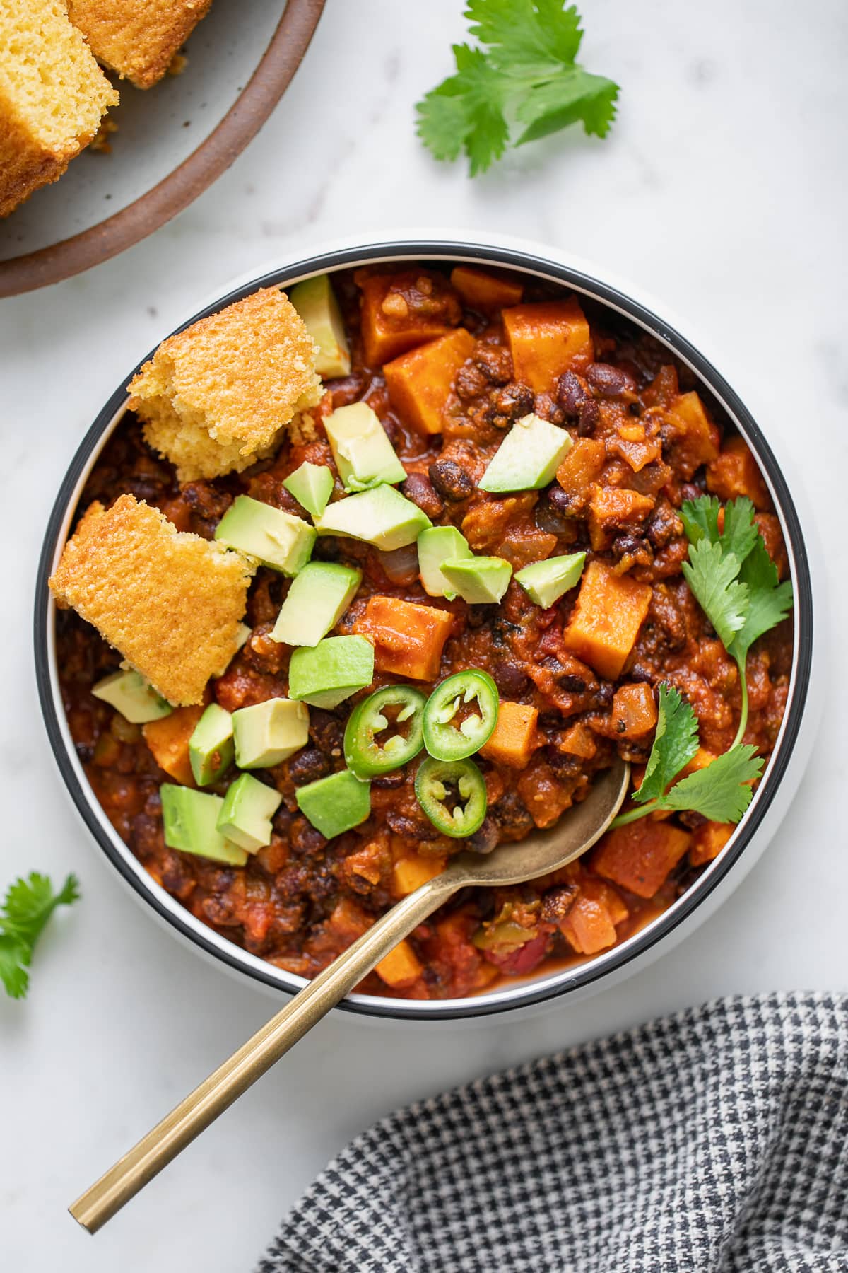 Vegan Sweet Potato Chili: A Warm Embrace in a Bowl